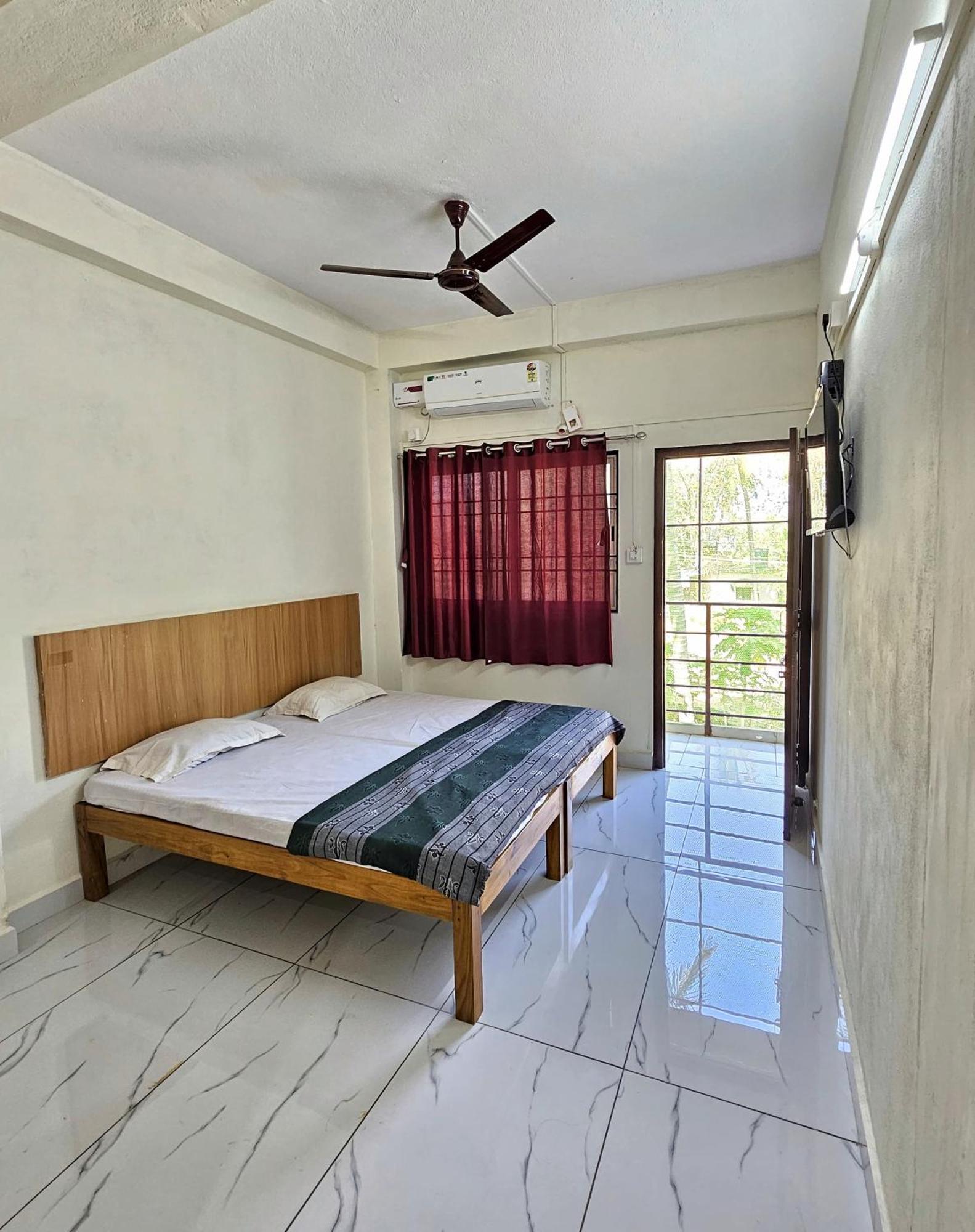 Souparnika Residency Murdeshwar Mavalli Bagian luar foto